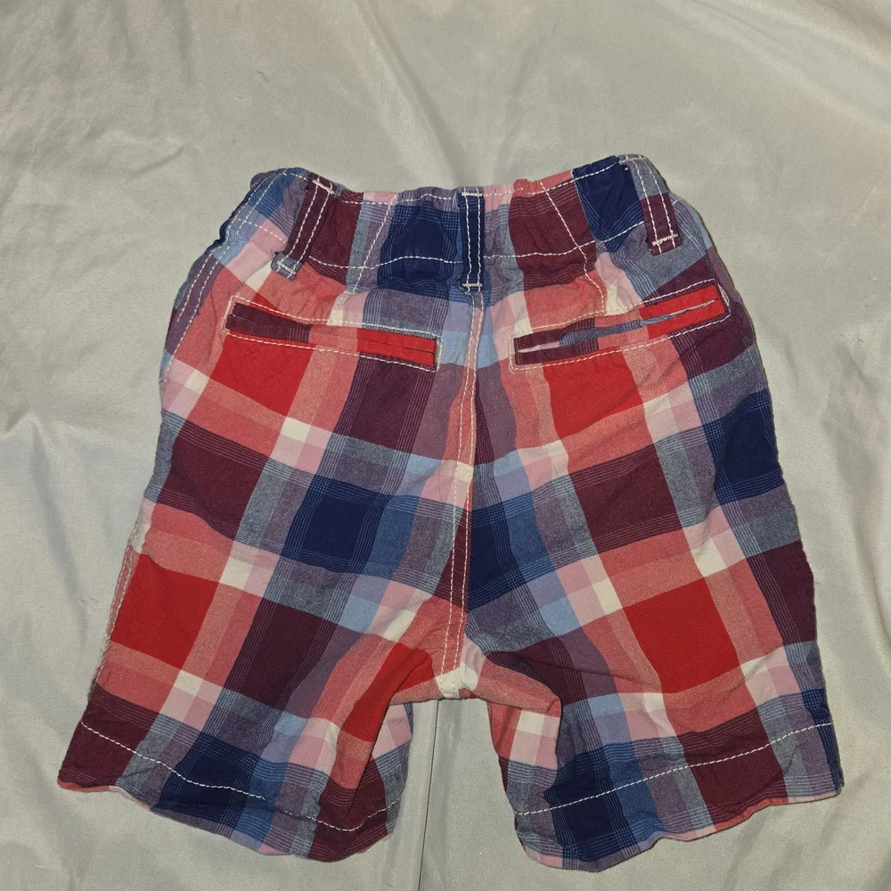 GAP Kids Boys Red, White Blue Plaid Shorts Adj Waist Hook And Bar Closure Size 5